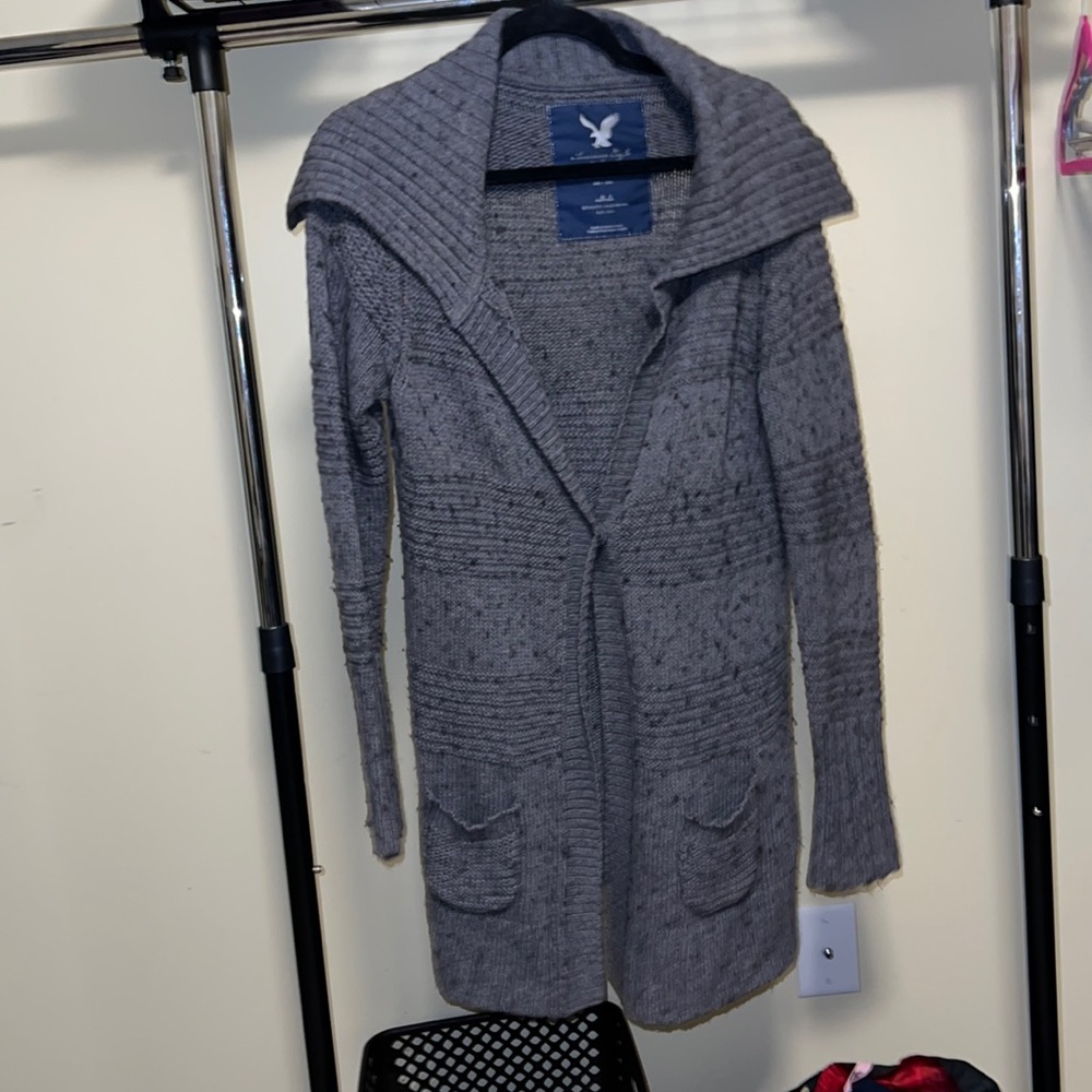 American Eagle sweater cardigan
